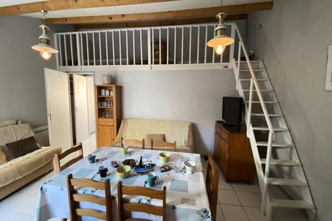 Klein huisje voor 6 personen met een interieur Aan de andere kant van de Gare, op de handels- en strandlocatie, bevindt zich een huis zonder type, klasse 1*-étoile. Op de chaussée stelt u een voorgerecht samen, een zaal met toilet, een kamer met 1 li...