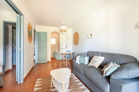 Au sein du domaine de Pont Royal situé entre Avignon et Aix-en-Provence, vous pourrez séjourner dans l’Hôtel du Golf de Pont Royal. Nous vous proposons des appartements avec vue sur le golf ou la piscine à proximité du centre du village. Avec ces loc...