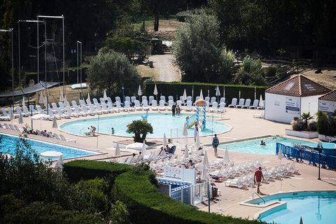 La Résidence Port Bourgenay - maeva Home est située à Talmont-Saint-Hilaire, en Vendée, à seulement 9 km des Sables-d'Olonne. C'est un véritable domaine de 90 hectares entouré d'une pinède et donnant directement sur un lac. La résidence piétonne est ...