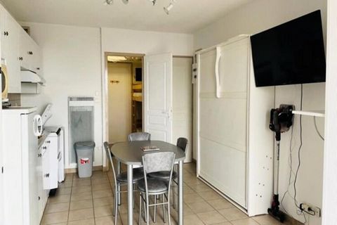 Ref. 2005 Studiohütte von ca. 26 m², 4 Personen am Fuße der Pisten, inklusive: Ein Eingang mit Etagenbetten in 90 Ein Wohnzimmer mit einem sehr praktischen 140 cm breiten Schrankbett Eine ausgestattete Küche: Elektroherd x4, Kühlschrank mit Gefrierfa...