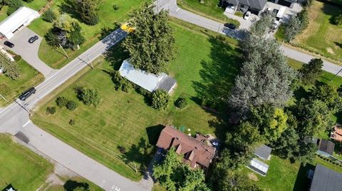 Build Your Dream Home in Les Cèdres! This 22,928.20 sq. ft. corner lot offers the perfect balance of countryside charm and modern convenience. Nestled in a peaceful, mostly residential neighborhood with agricultural landscapes, it's the ideal setting...