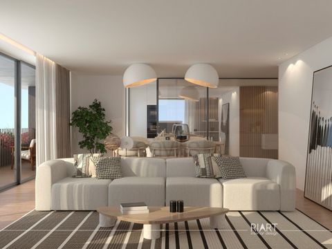 Luxury 4-Bedroom Penthouse with Park and Beach Views in Matosinhos Sul Located just a 5-minute walk from Matosinhos Beach, this stunning 4-bedroom penthouse is part of the exclusive Nautilus II Development, designed by the award-winning architect Alc...