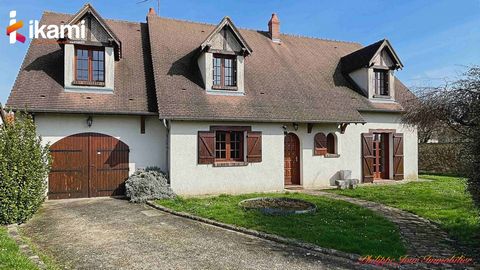 I-Particuliers, Philippe Joué vous propose dans le district de Sens, cette magnifique maison d'environ 200 m2 (sols) 178 m2 Carrez. Elle est composée d'une entrée, d'une cuisine aménagée, d'un vaste séjour de 41 m2 avec poutres et cheminée par insert...