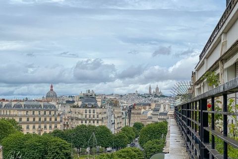 TE KOOP PARIJS 8E - GOUDEN DRIEHOEK - PRESTIGIEUS PAND MET UITZICHT OP DE EIFFELTOREN - In het hart van de meest prestigieuze wijk van Parijs, aan de zeer chique Avenue Montaigne, tussen luxe boetieks en gerenommeerde restaurants, bieden wij u op de ...