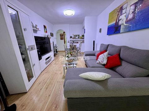 Charming flat in the centre of Calpe only 5 minutes walking distance to the Arenal beach. This flat is located very close to the main square, 1 minute from Gabriel Miro street, close to restaurants, cafeteria, supermarkets, pharmacy and all other ser...