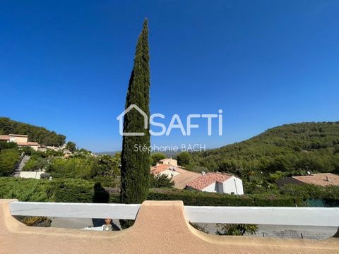 A Rare Opportunity in La Madrague, Saint-Cyr-sur-Mer Situated in a peaceful private cul-de-sac, this 150 m² villa enjoys a dominant position in the charming neighborhood of La Madrague, just a short walk from the port and beaches. The property is div...