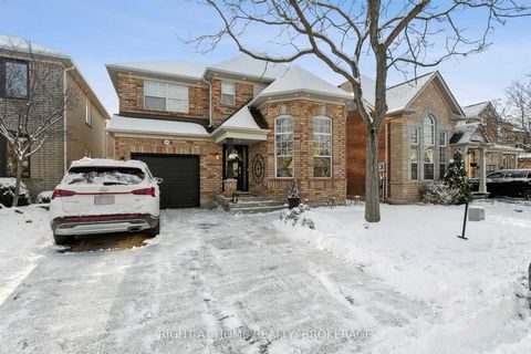 Welcome to this stunning newly renovated home featuring 4+1 spacious bedrooms and 4 luxurious bathrooms, perfectly blending modern luxury with family comfort. Situated in a vibrant, family-focused neighborhood, where you will often see children playi...