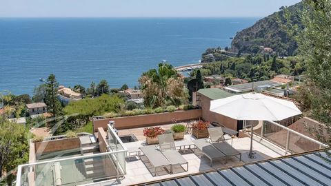 Your JOHN TAYLOR agency suggest this beautiful modern villa, set on a plot of land just 10 minutes' walk from the sea. This architect-designed villa offers a luxurious lifestyle, combined with uninterrupted sea views, a rooftop swimming pool and plen...