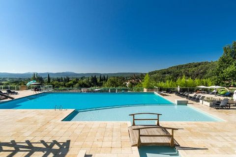 Perched between Cannes and St-Tropez, just 7km from Callian and Fayence, the Residence Vacanceole Domaine de Camiole welcomes you in the heart of the Canton of Fayence and its 8 perched villages, in a 7-hectare pedestrian and green park. You can enjo...