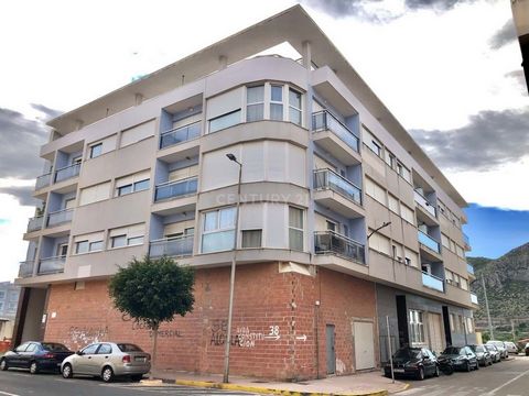 ¿Quieres comprar una plaza de garaje en El Verger, Alicante? Excelente oportunidad de adquirir esta plaza de aparcamiento situada en la planta sótano de un edificio residencial. Está ubicado en la localidad de El Verger, en la provincia de Alicante. ...