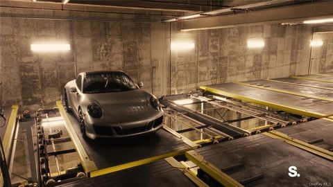 Welkom bij Tribeca Car Vault, waar stedelijke verfijning historische charme ontmoet en luxe wonen centraal staat. Genesteld in een van de meest prestigieuze buurten van Manhattan, biedt Tribeca Car Vault meer dan alleen parkeergelegenheid - het biedt...