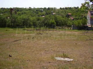 Price: €9.999,00 District: Burgas Category: Building Plot Plot Size: 1000 sq.m. Location: Countryside Regulated plot of land overlooking a lake We offer for sale a plot of 1000 sq. m. located in the Banevo villa zone, Ostritsa 2 area. The plot is not...