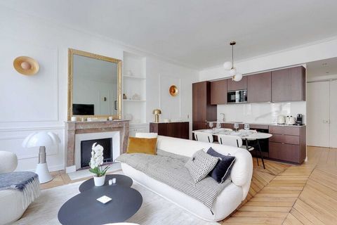 Welcome to our superb 57 m² flat, ideally located in the 6th arrondissement of Paris, in the heart of the highly sought-after Odéon district. With two bedrooms and a host of amenities, this space offers all the comfort and warmth of a real home from ...