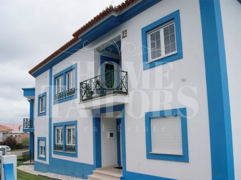 In a quiet area of Caldas da Rainha is this unique Duplex T3. On a 1st floor and attic, with total remodeling and exquisite decoration, it brings together high quality materials with beautiful design details. This property has double glazing, electri...