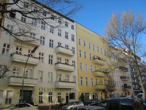 Bright and quiet 2-room apartment in a well-kept old building, located in the popular Graefekiez, vacant *This exposé is available in German, English and Russian. *English : This Expose is available in German, English and Russian language. Social Med...