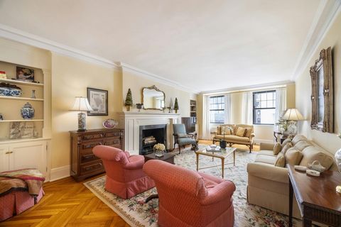 NEW TO MARKET! An elegant, quintessential Park Avenue Classic 7 in a full-service white-glove cooperative in the heart of New York City at the corridor of Midtown East and the Upper East Side. Residence 4B at 485 Park Avenue is a timeless embodiment ...