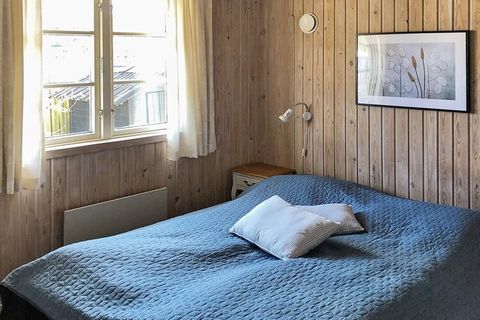 At Fjellerup Strand you will find this well-kept cottage, where you can clearly feel the cosiness and the bright colors that make you feel at home from the moment you enter the house. The cottage is furnished with a well-equipped kitchen and good lar...