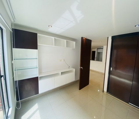 Apartment two bedrooms interior fifth floor with ELEVATOR, parking and large storage room with furniture, very bright living room, functional fireplace, open kitchen, space for washing machine, small laundry room. IT DOES NOT HAVE A LAUNDRY AREA, A b...