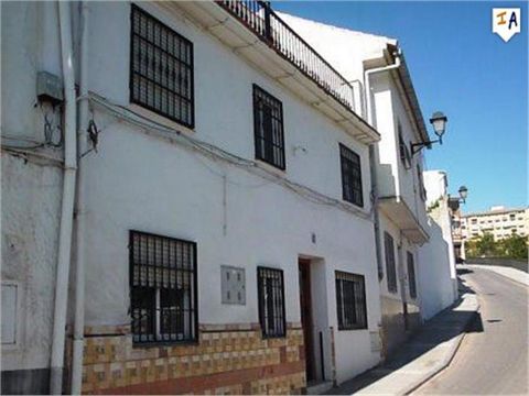This 4 bed townhouse is located on the outskirts of the historical town of Loja, a bustling town which offers all the local amenities, shops, bars and restaurants and has great access on to the A92 motorway for Granada, Malaga and Seville. The proper...