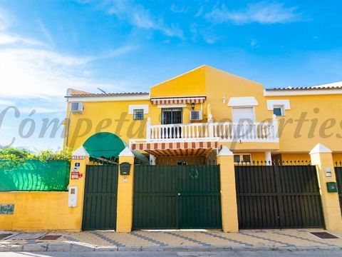 Charming townhouse in Alhaurin el Grande. The entrance to the property if through a nice garden, that counts with a garage and storage room, on the ground floor consists of a spectacular living-room with a wood burner, toilet, and a spectacular fully...