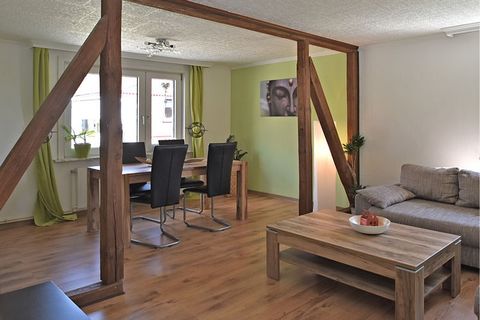 De ruime en sfeervolle vakantiewoning is gelegen in het rustige dorpje Hohegeiß, dichtbij Braunlage in de Harz. De woning met 2 slaapkamers is geschikt voor gezinnen. Op het terras geniet je van de natuurrijke omgeving. De omgeving leent zich perfect...