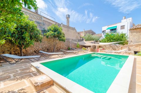 This fantastic typical mallorcan house, located at Algaida village, welcomes 8 guests. Welcome to this wonderful house with a private 6m x 3m chlorine swimming pool, with a depth ranging from 0.90m to 1.50m and an external shower. Beside it, a fantas...