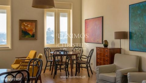 Extraordinary apartment , for sale , in emblematic street of Porto , with wonderful views over the Douro River . This property benefits from good division of spaces and lots of light. Close to commerce, services and the city center of Porto .   FEATU...