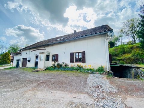 Exclusive: Authentic stone house to comfort type F5. The house has an entrance, a kitchen, a beautiful living room with a fireplace, a boiler room, a vaulted cellar and a toilet. Upstairs 3 spacious bedrooms and a bathroom with toilet. Great potentia...