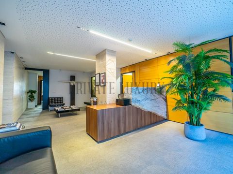 Office located in the best commercial area of Santa Marta do Pinhal, totally designed for the high performance of your company, in order to monetize the day-to-day strategy without losing a second of profitability. Composed of 18 divisions, where you...