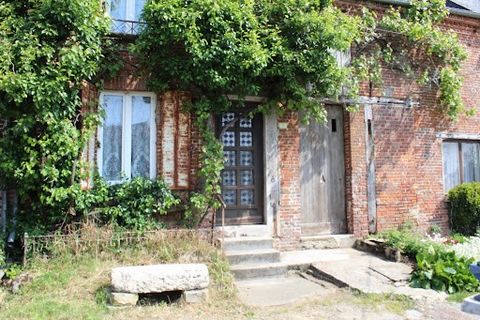 02140-Plomion Located in a charming village, 8 kilometers from Vervins, Laon 35 kilometers. This terraced house is located in a very quiet street. Great potential On the ground floor: dining room, kitchen, toilet, bedroom with bathroom. Upstairs: lan...