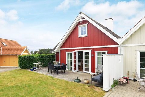 This holiday cottage with whirlpool and sauna at the resort Bro Strand offers the whole family welcome to a holiday in idyllic surroundings. This house has ocean views from the small 1st floor balcony. The houses are decorated in charming, Swedish co...