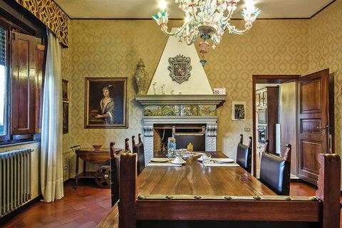 Former 18th century palace with swimming pool, on a well-kept garden plot of 8,000 m2. The house has been carefully renovated and has also been equipped with the typical neoclassical style turrets. Light and warm colors dominate the interior of the h...
