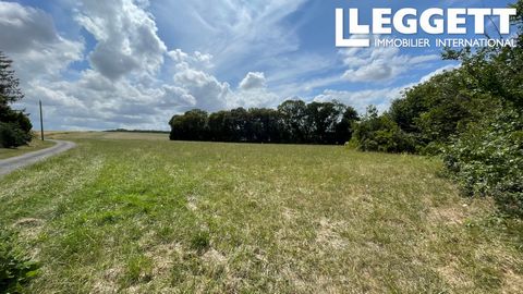 A22992VC16 - Over an acre of land with planning permission (CU) granted for two properties. It's a lovely piece of land on the edge of the village, not overlooked and with services nearby. Information about risks to which this property is exposed is ...
