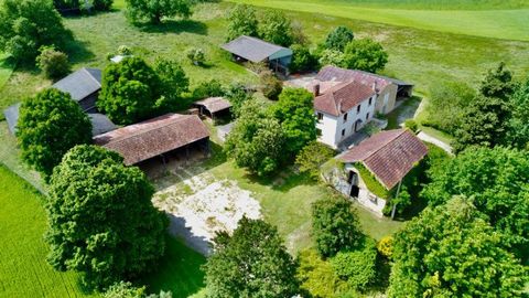 Summary Gascon property on a wooded plot of just under 3 ha, consisting of a vegetable garden and an orchard, and surrounded by organic crops. Location Less than one km from one of the most beautiful villages in France, La Romieu Interior The main ho...