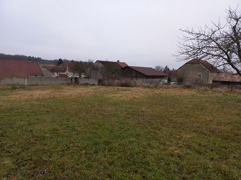 Beautiful building plot of 2522m2 located in a small town less than 5 minutes from Fresne-Saint-Mamès. Ideal for lovers of nature and calm. Viability at the foot of the field. Price 31500 euros. For more information, contact Mrs. Emilie LUCOT at ... ...