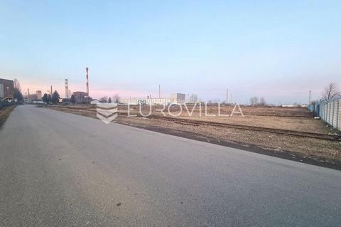 Sisak, Industrial Zone. Building land adjacent to the former Sisak Steelworks, which is among the most renowned industrial zones in Croatia. With its industrial heritage and the Faculty of Metallurgy, the city of Sisak offers various benefits for inv...
