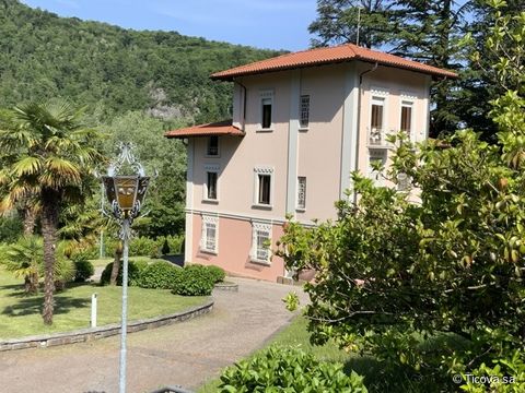 Ref. 1072 I A - Ticova immobiliare offers for sale a beautiful period villa in excellent condition with about 2000 square meters of garden and lake view in Varese, Ghirla . The property is in an excellent state of maintenance, although dated. The vil...