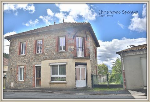 Dpt Puy de Dôme (63), à vendre LA MONNERIE LE MONTEL maison en pierre de 146 m² avec terrain