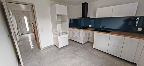REF 18601 FB - DOLE near city center and set back from busy roads. Comfortable terraced house renovated by professionals and comprising: entrance, living room with access to the land, equipped kitchen, toilets, storage. Upstairs, 2 bedrooms, 1 office...