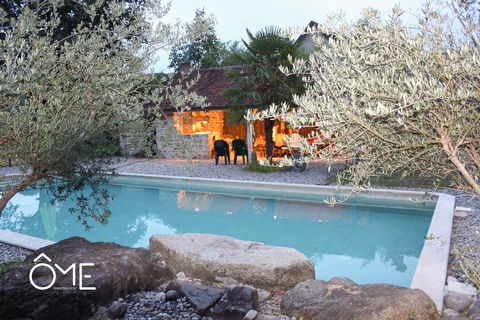 Ôme Immobilier presents you in a bucolic setting near Beaulieu sur Dordogne, a superb house of 600 m2, raised on three levels, with a large swimming pool (12X6), a pool house and an adjoining plot of 1.2 hectares Currently operated in cottages and gu...