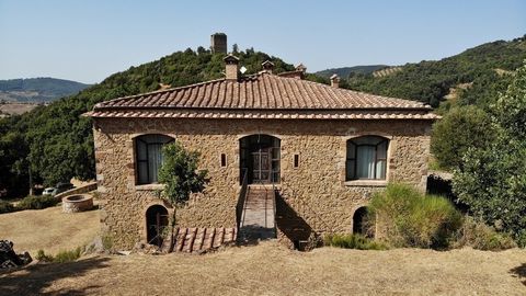 If it's Tuscany, then it's Tuscany in its purest form - it's rare to see properties that combine all the beauty of this popular region like this beautiful rustico. The stone-walled façade, the round arches, the arched windows and the wonderful seclud...