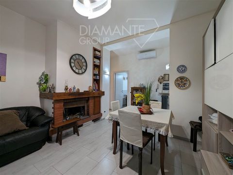 Castiglione del Lago: Second-floor apartment of 95 sq m, composed of: entrance hall, kitchen with balcony, living room with fireplace and balcony, hallway, two double bedrooms, two bathrooms. The apartment was totally renovated in 2020 with new floor...