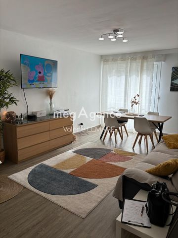 Beautiful apartment of 90m², 3 Bedrooms in a quiet and secure digital code residence with a cellar and an assigned parking space in the basement, with direct access by elevator to the landing of the apartment. It is also possible to park in a large o...