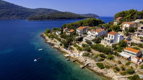 Location: Korcula City center: 2 km Airport distance: 33 km Inside space: 281 m2 Plot size: 370 m2 Bedrooms: 4 Bathrooms: 4 Air-conditioner Parking Patio Garden Features: - Air Conditioning - Balcony - Dishwasher - Furnished - Internet - Terrace - Wa...