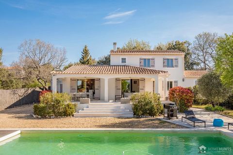 This charming 175 m2 property is nestled in a sought-after residential area of Cabrieres d'Avignon, in the heart of the Luberon. Set in comfortable grounds of 2170 m2, this home offers the ideal setting for a peaceful lifestyle. Accommodation, on the...