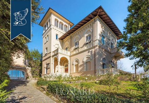 In the historical village of Montecatini Alto, in Tuscany, a majestic villa of the 19th century is sold. Opening panoramic views on Lucca, Pasty and other cities, this luxurious villa is 800 square meters surprises with its interior in the style of A...