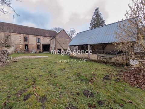 Charming stone house dating from 1790 in need of updating, located just 10 km from Châteauneuf-en-Thymerais. This characterful house has tiled floor tiles and exposed beams, offering an authentic and rustic character. The ground floor includes an ent...