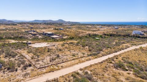 This outstanding investment opportunity is located in one of the most coveted regions of the Baja Penisula. Consisting of three lots of 1,000 square meters each, the property boasts 3,000 square meters in total for building a dream home. It provides ...