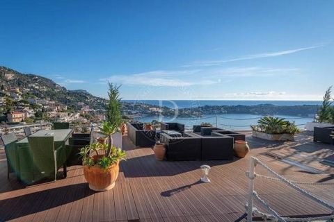 We propose you this property located near the pass of Villefranche, in a dominant position with a breathtaking view on the bay of Villefranche and Saint Jean Cap Ferrat. The villa is composed of : on the ground floor, an entrance with a large living ...