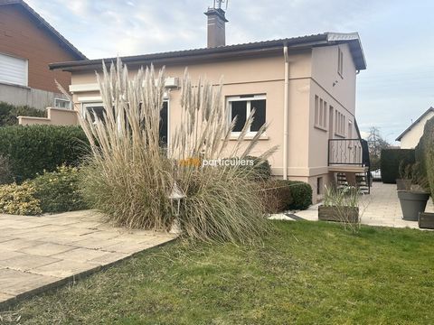 The agency offers you this beautiful house located 20 mm from ÉPINAL and 35 mm from NANCY. This magnificent house located in Charmes, in a privileged setting offering absolute tranquility in the heart of a charming cul-de-sac. On an enclosed landscap...
